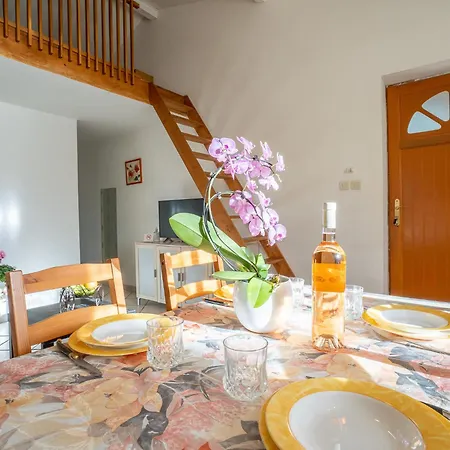 Holiday home Magali - Hye550 By Interhome